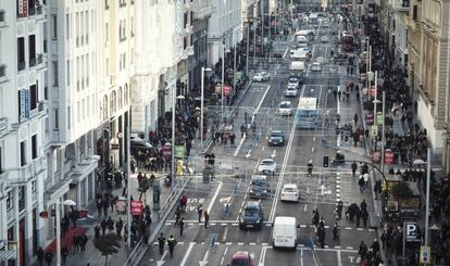 Vista de la Gran Vía de Madrid, este sábado.