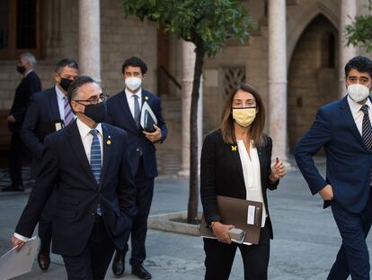 Los consejeros de Junts Ramon Tremosa, Meritxell Budo, Jordi Puigneró, a su llegada a la reunión semanal del Govern