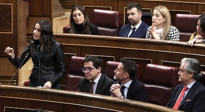 Inés Arrimadas (izquierda), portavoz de Cs, el pasado martes en el Congreso.