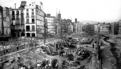 Aspecte que oferien les obres d’obertura de la Via Laietana de Barcelona, el 1911.