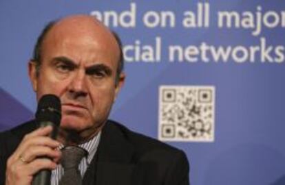 El ministro español de Economía Luis de Guindos, asiste a la cuarta edición de "Los Diálogos de Saint Géry" en Bruselas, Bélgica.