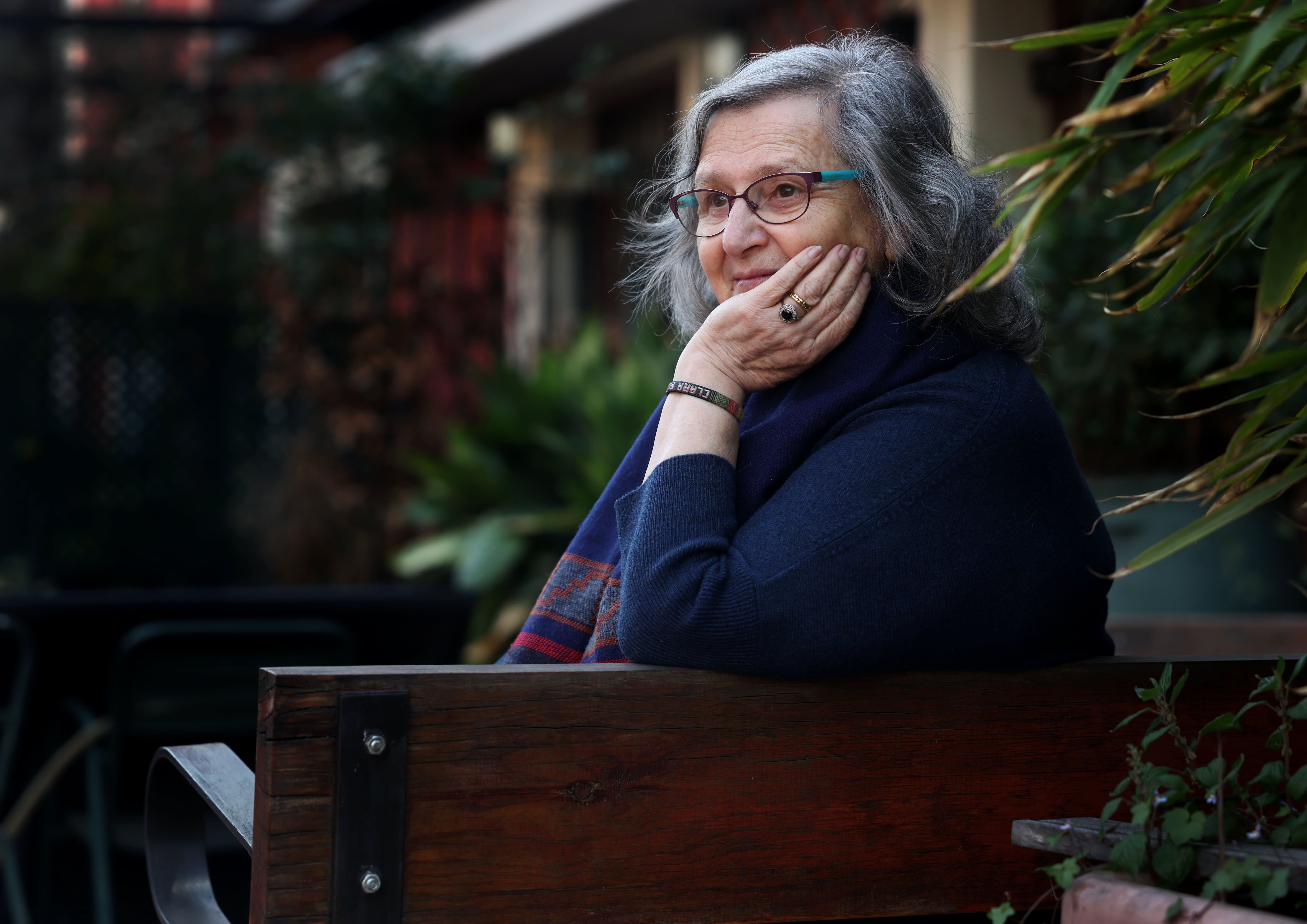 La escritora argentina Clara Obligado en su casa de Madrid, el pasado miércoles.