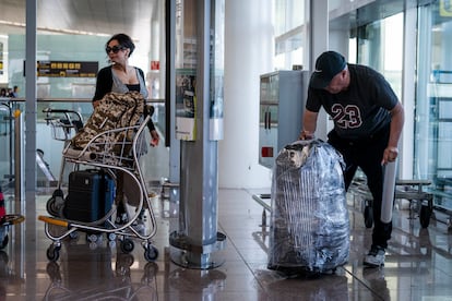 Embaladores maletas Aeropuerto El Prat