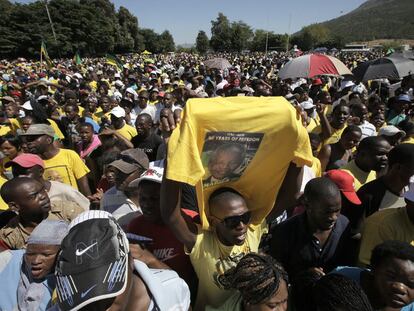 Acto en el aniversario de la liberación de Mandela cerca de la cárcel de Victor Verster, donde estuvo encerrado.