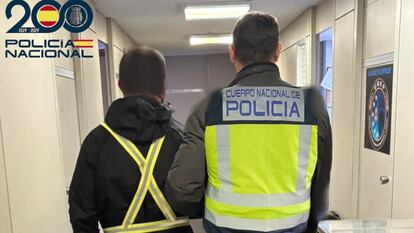 El detenido por prender fuego a un hombre sin hogar, en dependencias policiales.