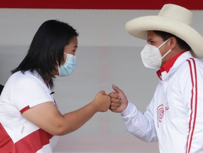 Os candidatos à Presidência do Peru, Keiko Fujimori e Pedro Castillo, no último debate em que se enfrentaram, em maio.