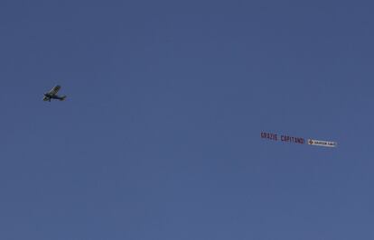 Incluso desde el cielo le dan las gracias a Totti. 