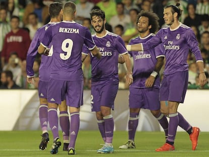 Ronaldo, Bale, Benzema y Marcelo felicitan a Isco tras su segundo gol