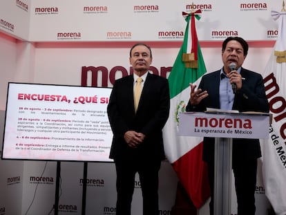 Alfonso Durazo y Mario Delgado durante una rueda de prensa en la que explicaron el proceso de la encuesta, el pasado 28 de agosto.