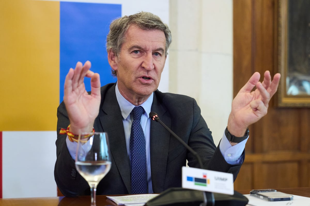 Feijóo define el aumento de las bajas laborales como un "cáncer" y defiende que se reduzca el salario