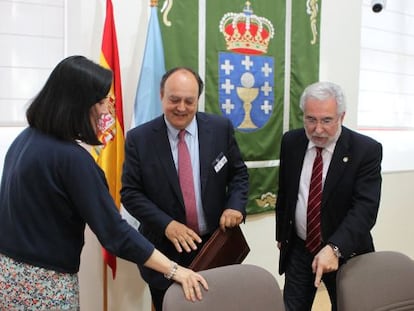 Garc&iacute;a de Paredes llegando a la comisi&oacute;n 