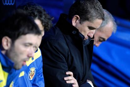 El entrenador del Villarreal, cabizbajo durante el primer tiempo.