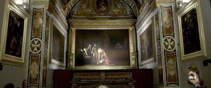 Imagen del documental, en el que se ve 'La decapitación de San Juan Bautista' (1608) en la Concatedral de San Juan de La Valeta (Malta).