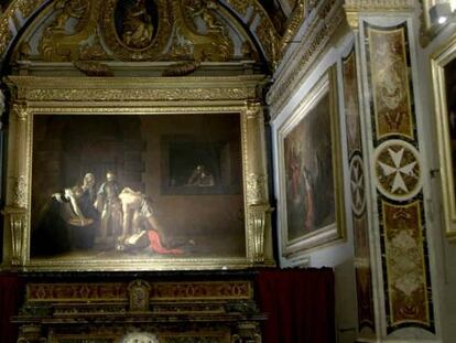 Imagen del documental, en el que se ve 'La decapitación de San Juan Bautista' (1608) en la Concatedral de San Juan de La Valeta (Malta).