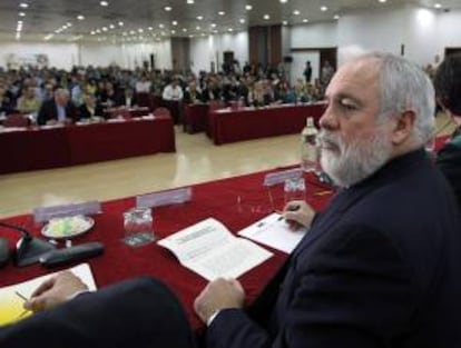 El ministro de Agricultura, Alimentación y Medio Ambiente, Miguel Arias Cañete, en una Asamblea General de la Coordinadora de Organizaciones de Agricultores y Ganaderos (COAG). EFE/Archivo