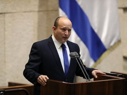 Naftali Bennett discursa no Knesset (Parlamento), na sessão deste domingo, em Jerusalém.