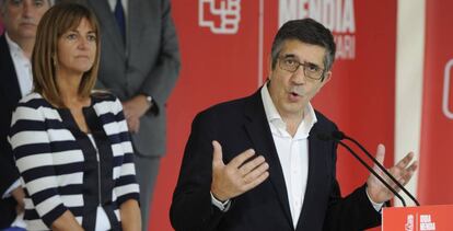 Patxi López e Idoia Mendia, en las pasadas elecciones vascas.