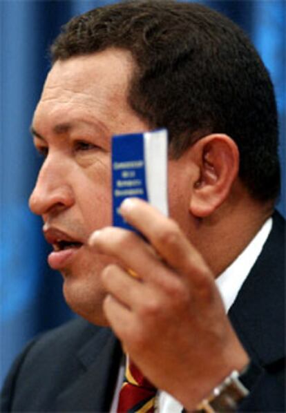 El mandatario venezolano se dirige a los periodistas en la sede de la ONU en Nueva York.