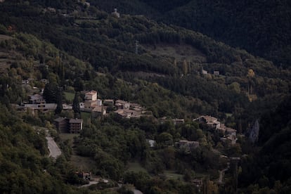 El núcleo de La Coma, el más poblado del municipio de La Coma i la Pedra, que tiene el mayor porcentaje de segundas residencias de Cataluña por la urbanización de Port del Comte.