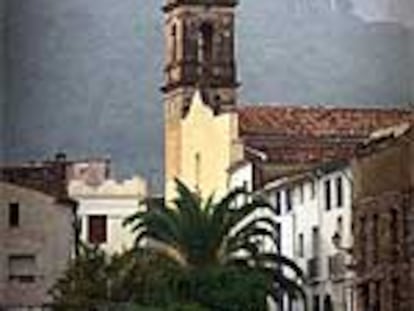 Iglesia de Benialí, en el valle de Gallinera, cerca de la costa alicantina.