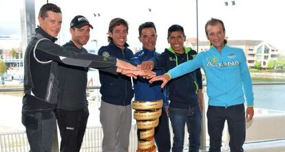 De izquierda a derecha, los ciclistas Nicholas Roche, Cadel Evans, Rigoberto Uran, Purito Rodriguez, Nairo Quintanay y Michele Scarponi.