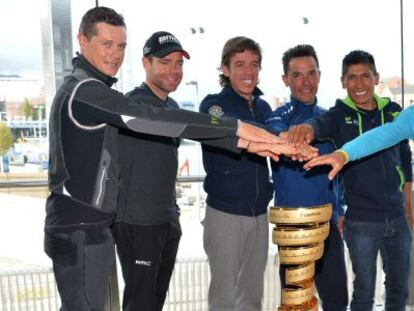 De izquierda a derecha, los ciclistas Nicholas Roche, Cadel Evans, Rigoberto Uran, Purito Rodriguez, Nairo Quintanay y Michele Scarponi.