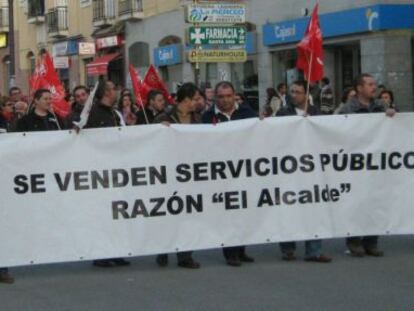 Trabajadores de Giahsa, durante una manifestación contra la privatización de servicios.