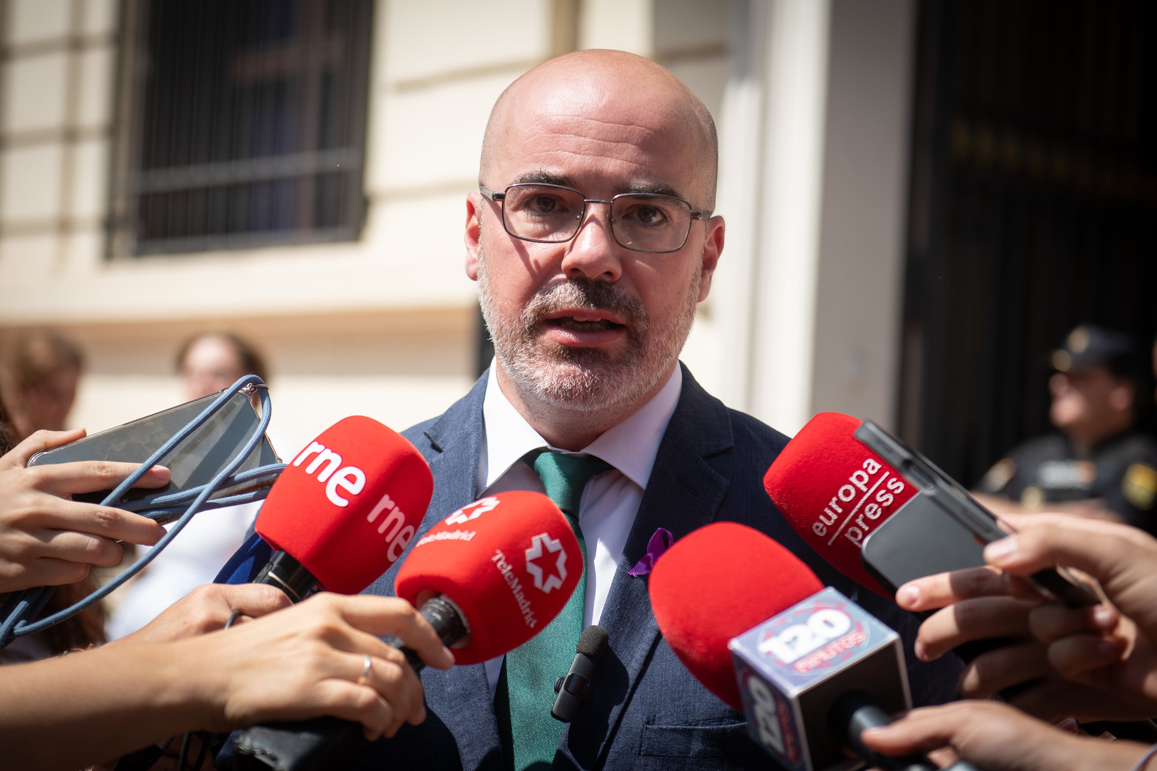 Ayuso denuncia penalmente al exdelegado del Gobierno por la “omisión del deber” de perseguir delitos en la acampada de Sol
