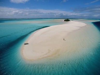 Playa del atolón Nokanhui, en la Isla de los Pinos (Nueva Caledonia), en el Pacífico Sur. 