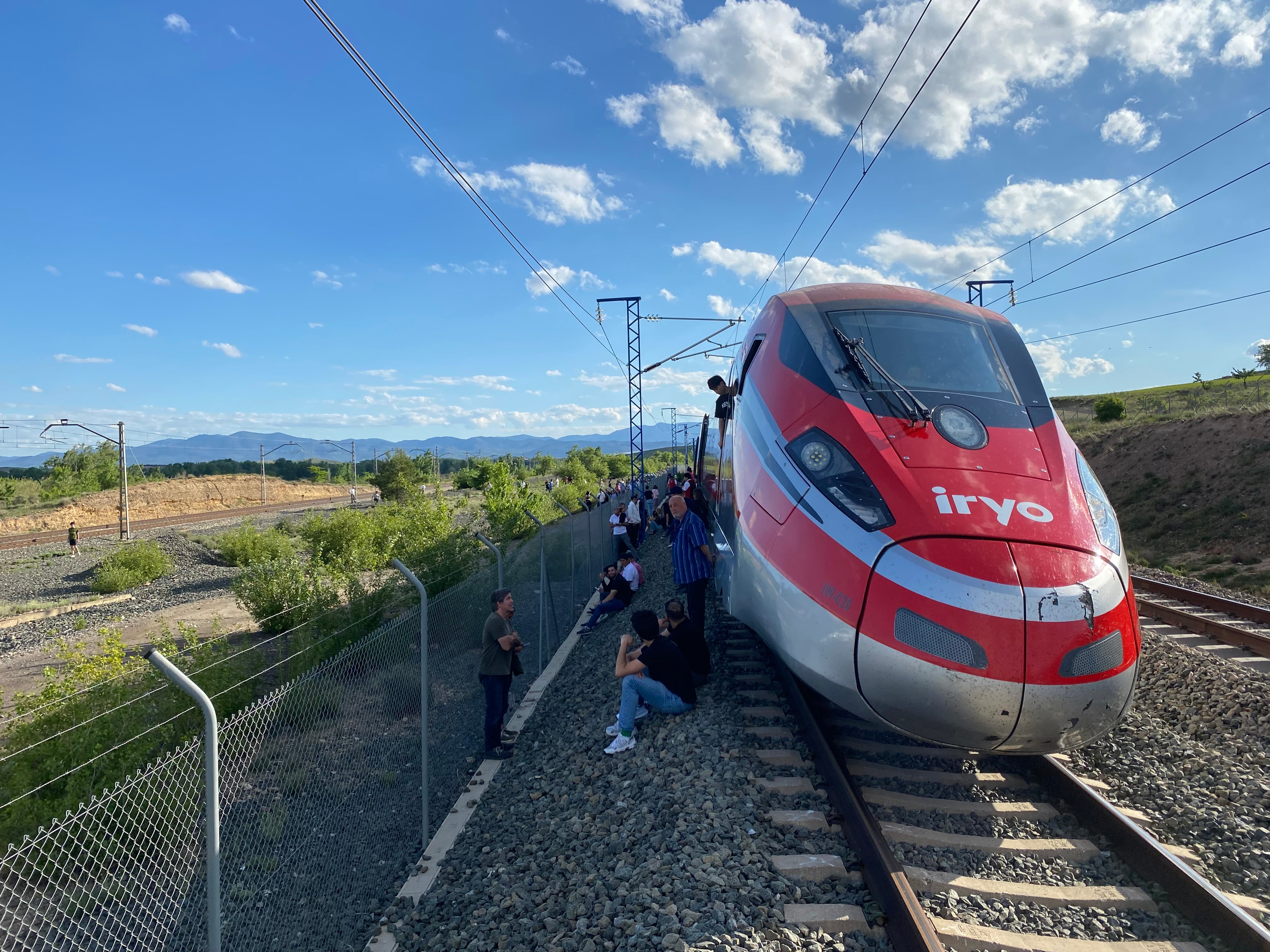 El apagón fuerza a Renfe, Iryo y Ouigo a revisar sus protocolos de crisis y a incrementar la formación de la plantilla