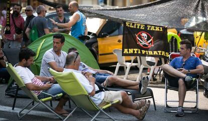 Taxistes a la Gran Via aquest dimarts.