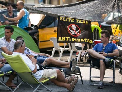 Taxistes a la Gran Via aquest dimarts.