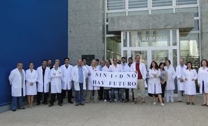 Trabajadores del instituto tecnol&oacute;gico AIMME durante la protesta.