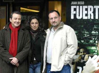 Los protagonistas y el director de <i>Fuerte Apache</i> han asistido hoy al estreno de la película