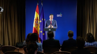 Pedro Sánchez habla durante una rueda de prensa el 19 de noviembre de 2024 en la cumbre del G20 en Río de Janeiro (Brasil).