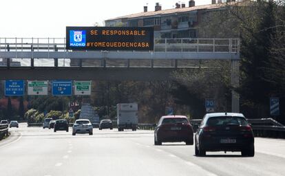 El Ayuntamiento de Madrid invita a los conductores a ser responsables y quedarse en la capital. 