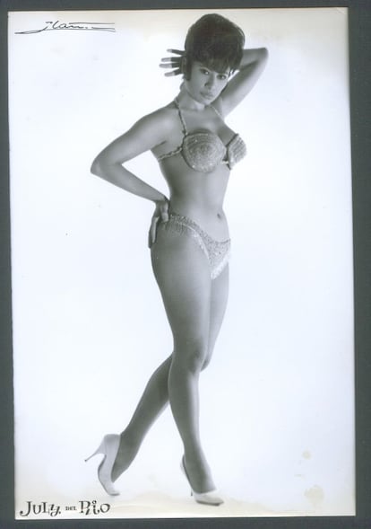 La única fotografía datada de la muestra es esta: se trata de la vedette cubana July del Río, uno de los grandes nombres del espectáculo de los años 50 y 60.