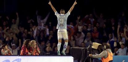 Iago Aspas celebra un gol ante el Barcelona. / MIGUEL VIDAL (REUTERS)