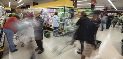 Interior de un supermercado en Vitoria.