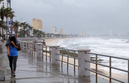 Las costas de Mazatlán, Sinaloa, al paso de Javier.