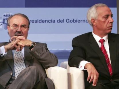 Pedro Solbes, exvicepresidente del Gobierno y David Taguas, exjefe de la Oficina Econ&oacute;mica del Gobierno, en el a&ntilde;o 2007.