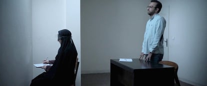 Setareh Maleki (izquierda), en una escena de la película 'La semilla del fruto sagrado', del director iraní Mohammad Rasoulof.