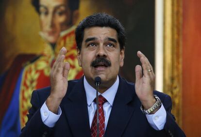 Sobre lo que considera un golpe, Maduro considera que corresponde al sistema de justicia venezolano "actuar" de conformidad con la ley contra Guaidó para "preservar el Estado, el orden democrático y la ley venezolana".