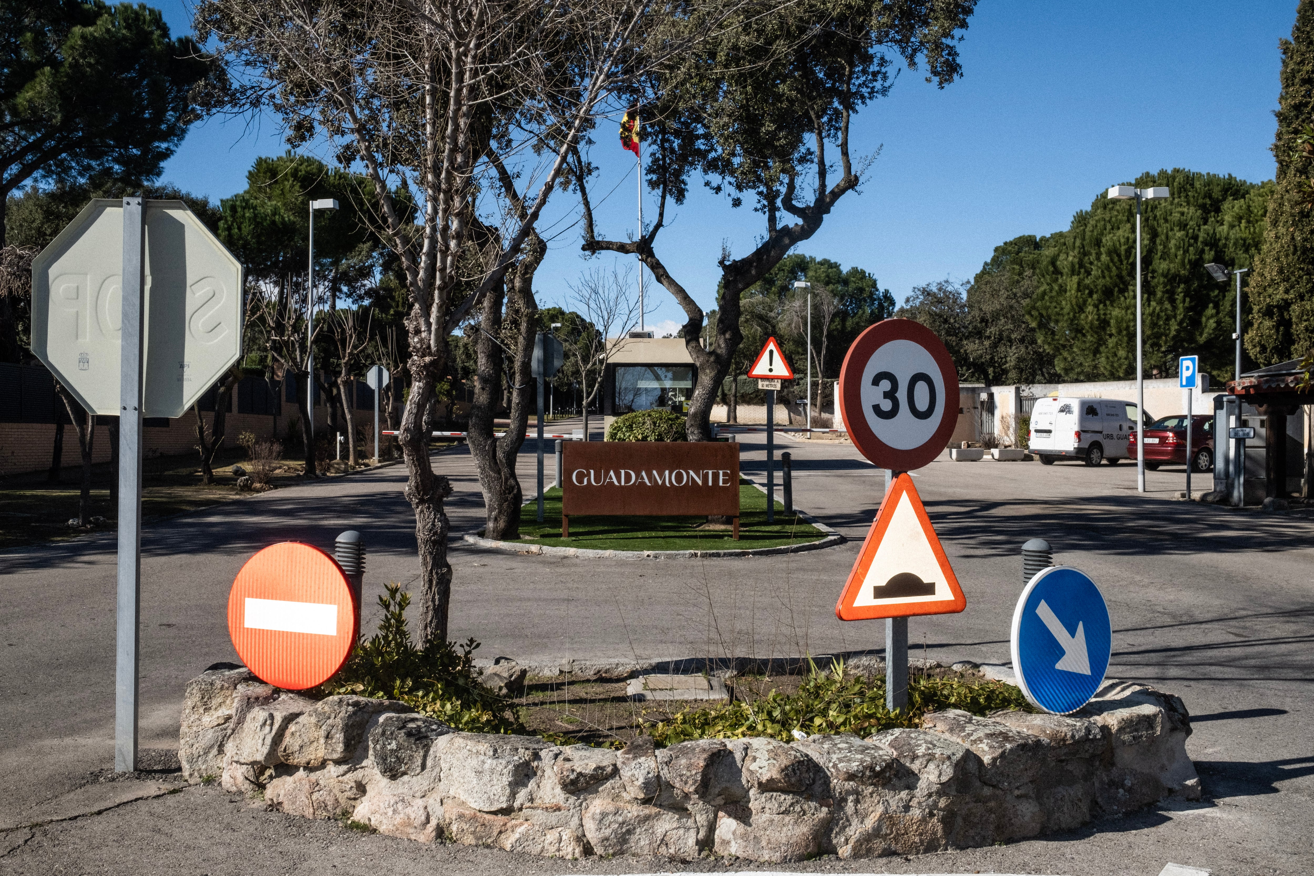 La urbanización de Madrid acusada de robar agua como para 34 piscinas olímpicas al año tiene otras ocho sanciones