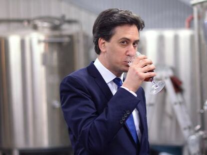 El l&iacute;der laborista, Ed Miliband, visita una empresa en Londres el viernes.