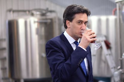 El líder laborista, Ed Miliband, visita una empresa en Londres el viernes.
