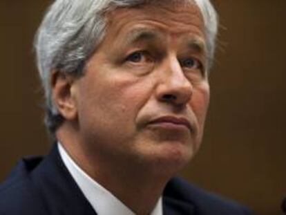 El consejero delegado de JP Morgan, Jamie Dimon, durante una comparecencia ante el Comité de Servicios Financieros sobre los los informes financieros de JPMorgan, en junio de 2012. EFE/Archivo