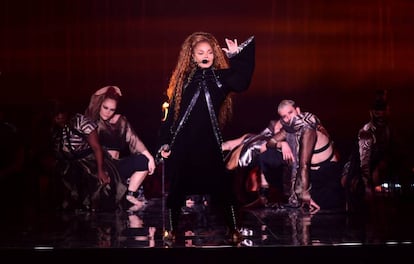 Janet Jackson durante su aparición los MTV Europe Music Awards.
