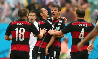 M&uuml;ller festeja un gol con Alemania.