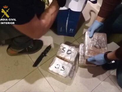 Fardos de dinero en la hawala desmantelada durante la operación Maskoke, de la Guardia Civil, en Málaga.